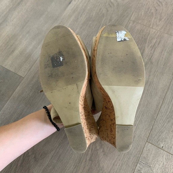 Late Preston Cream Nude Wedge Heel Shoes Sz 9. B1 - Picture 9 of 9